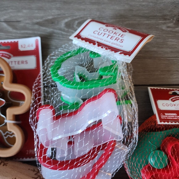 Holiday Baking essentials gift set - Picture 3 of 13